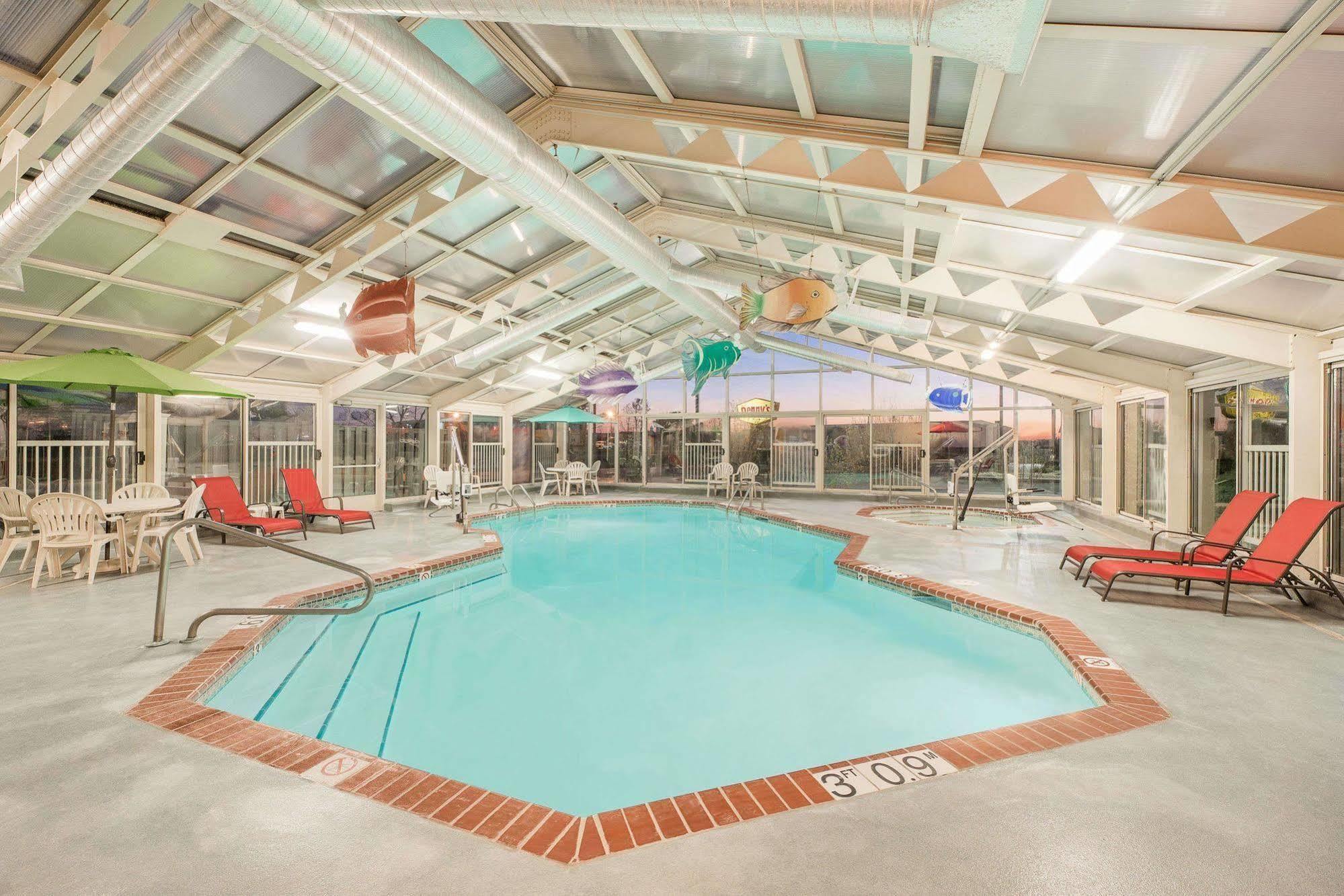 Baymont By Wyndham Litchfield Hotel Luaran gambar